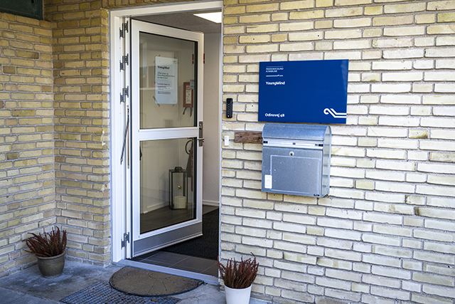 Billede af hoveddøren hos YoungMind